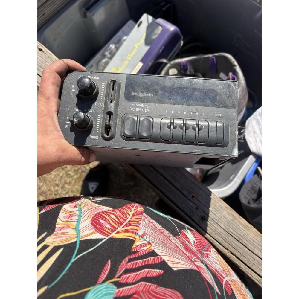 OEM Factory Delco GM Chevy Am Fm Only Radio Model # 16194535     1990's 2000's